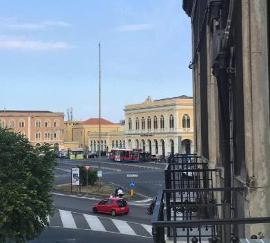 Binario 8 Catania Stazione Centrale Εξωτερικό φωτογραφία