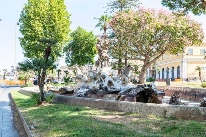 Binario 8 Catania Stazione Centrale Εξωτερικό φωτογραφία