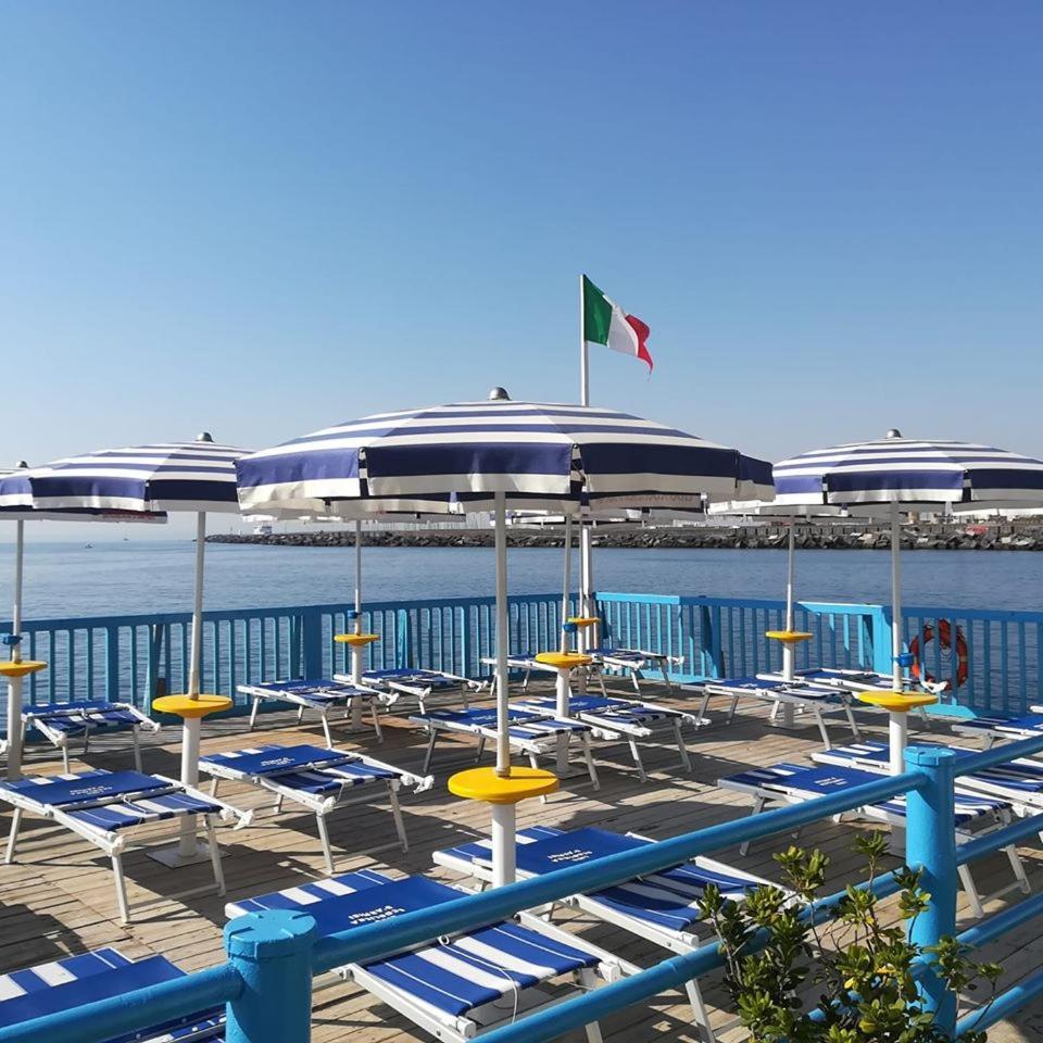 Binario 8 Catania Stazione Centrale Εξωτερικό φωτογραφία